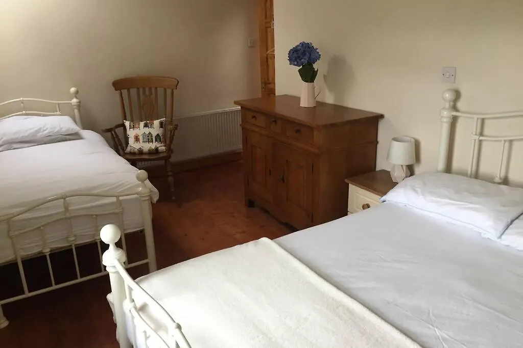 Heron Water Cottage Killarney 0*,